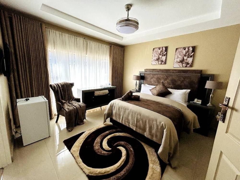 URBAN LIFESTYLES HOTEL