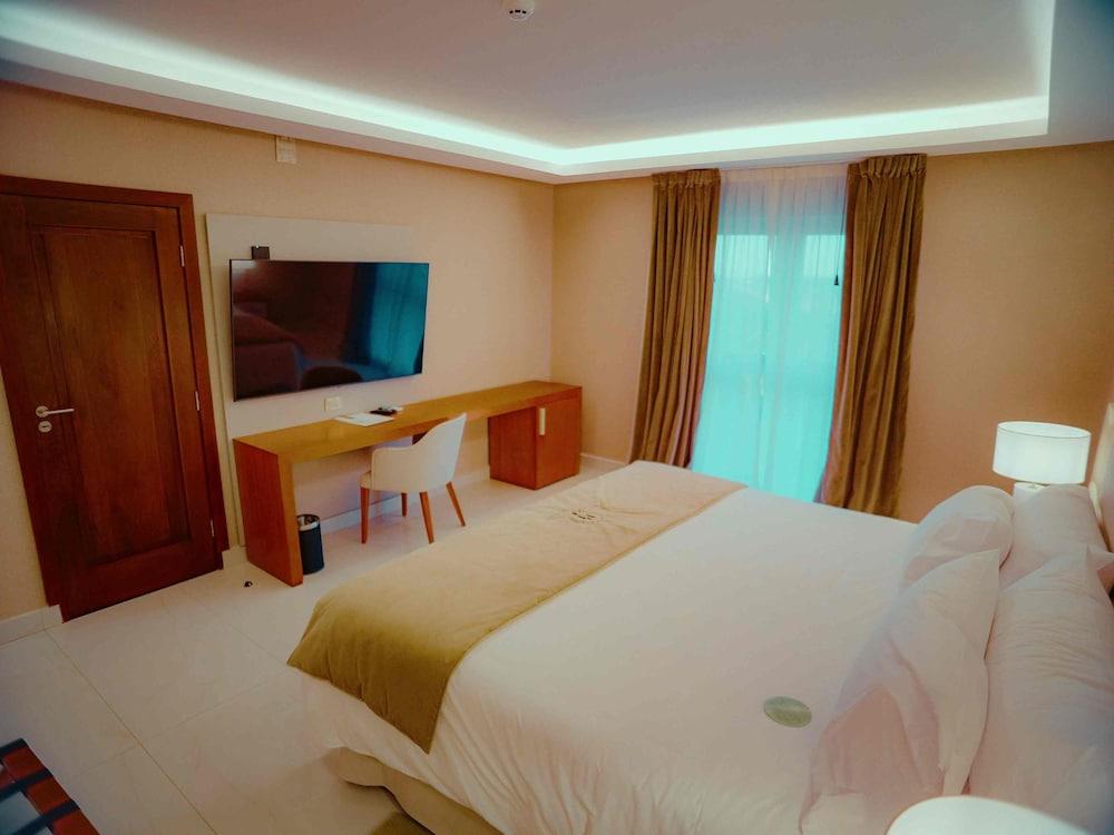 HT Hotel Deluxe Resort & SPA