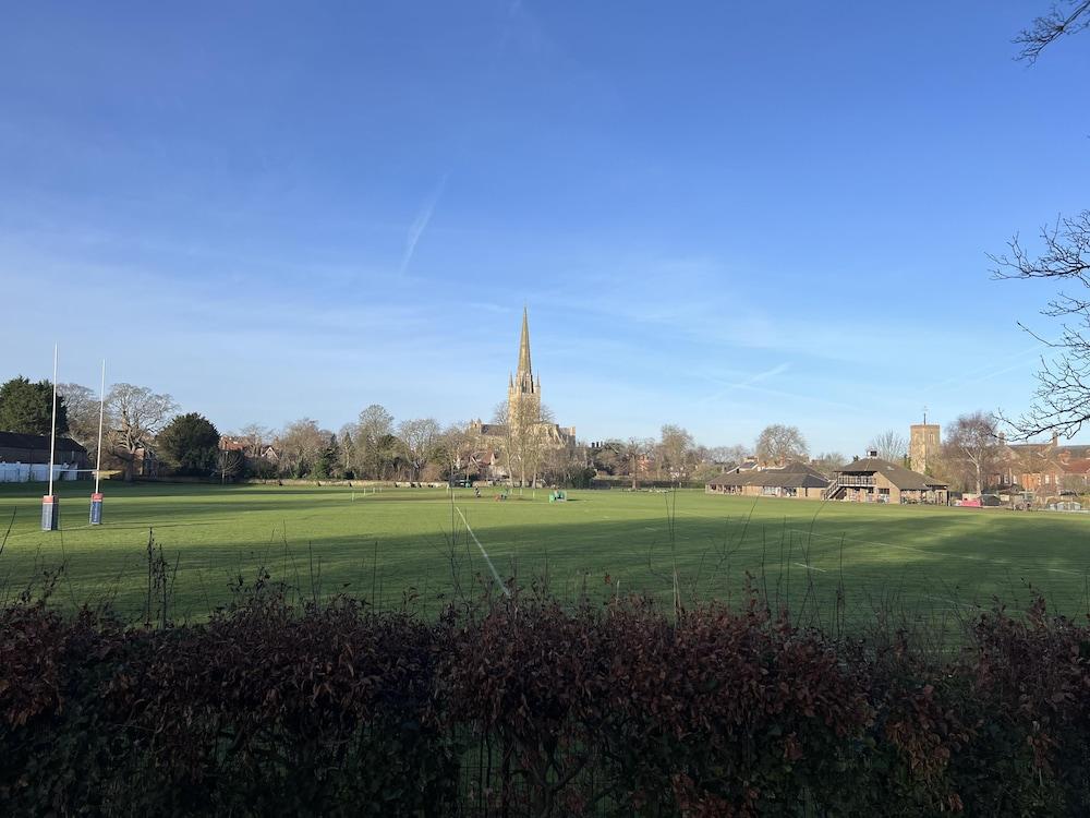 Beautiful Apartment in the Cathedral Grounds