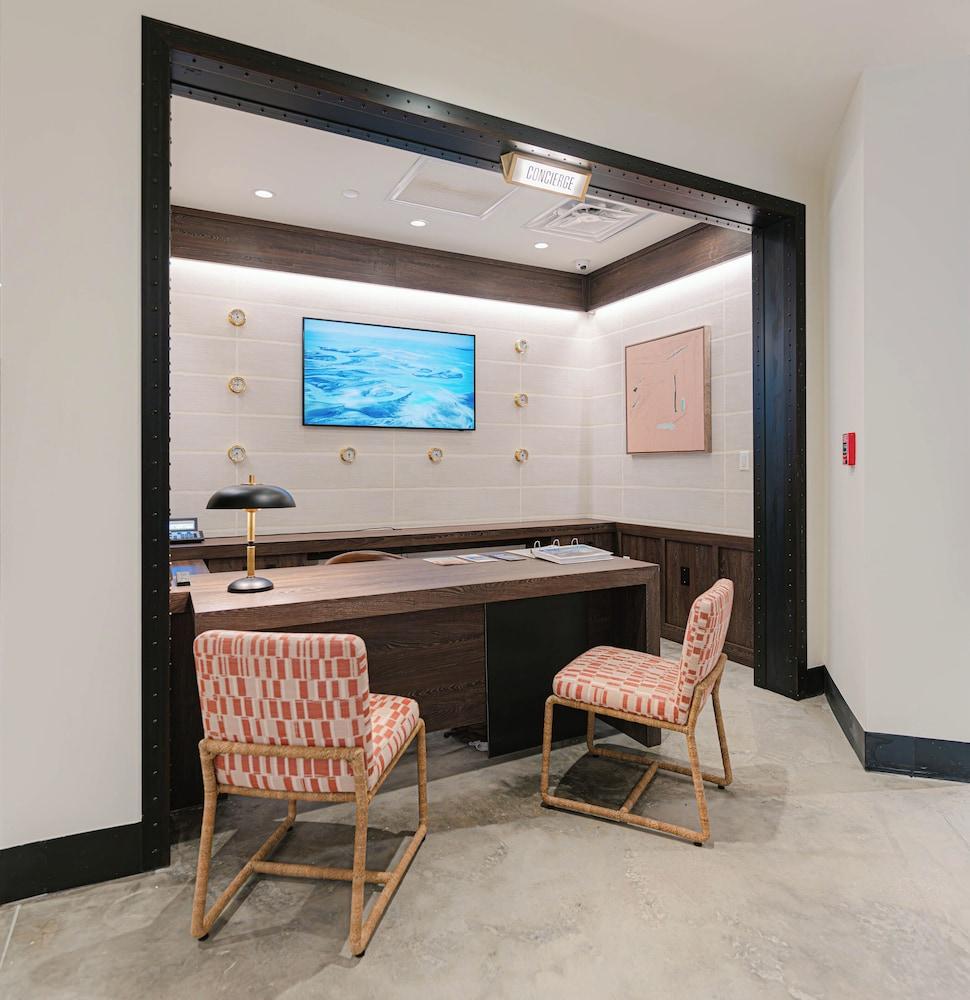 The Perry Hotel Naples