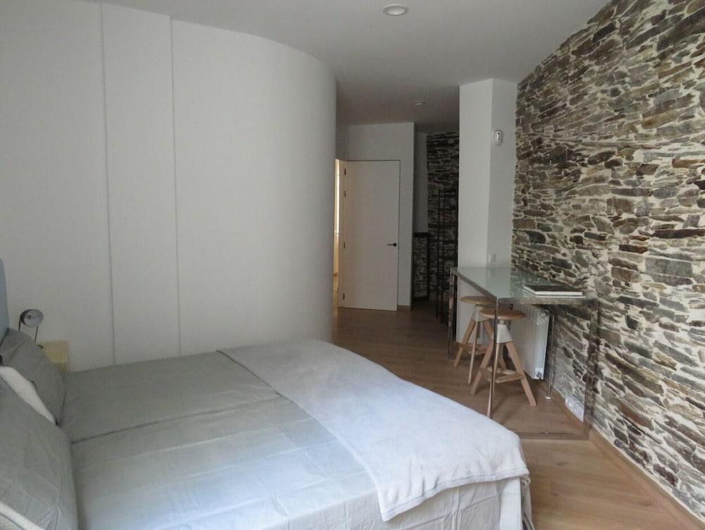 APARTAMENTOS ARMANYA 3