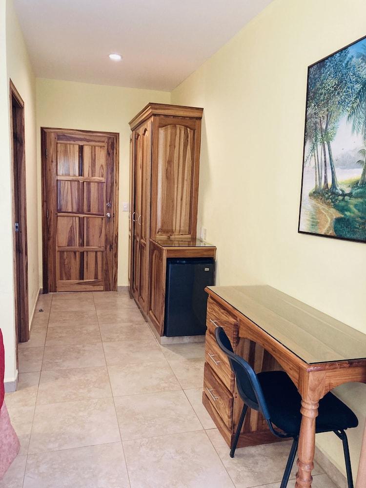 Honduras Shores Plantations