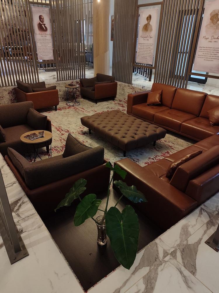 BRICKSPOINT BOUTIQUE APARTHOTEL ASOKORO