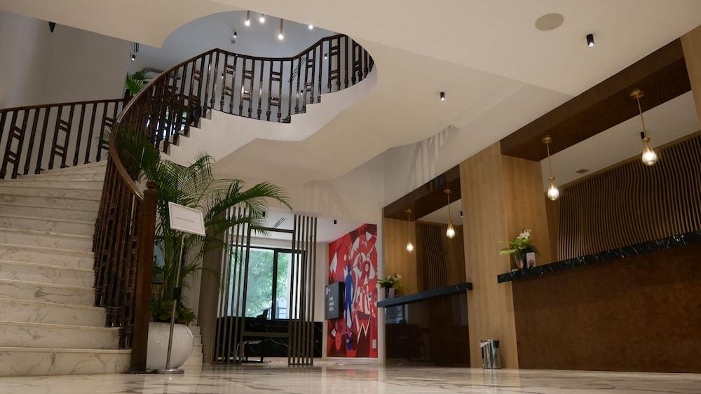 BRICKSPOINT BOUTIQUE APARTHOTEL ASOKORO