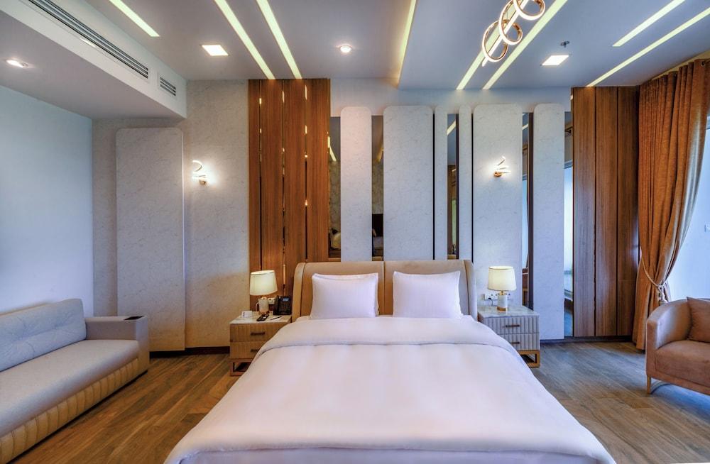 Rumanza by Pearl Continental