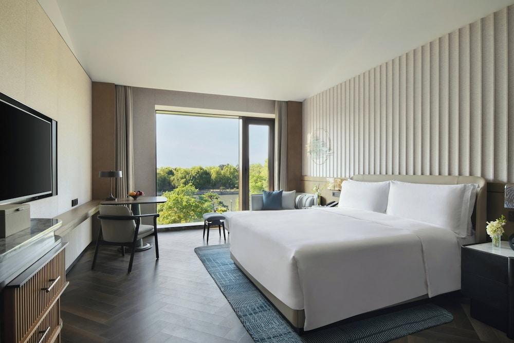 Intercontinental Xiangyang by IHG
