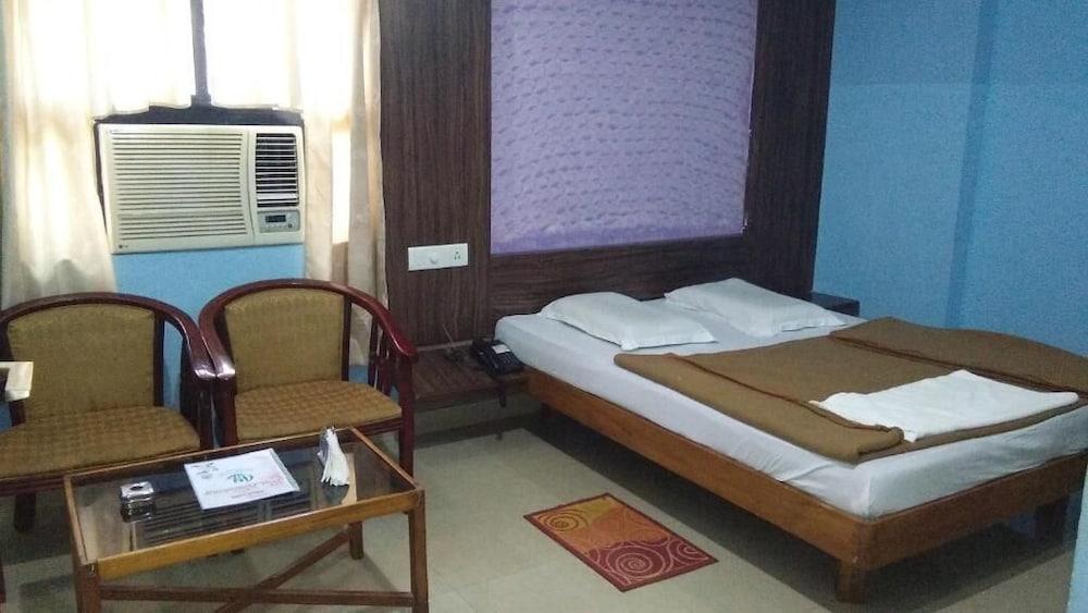 HOTEL RAJ RESIDENCY