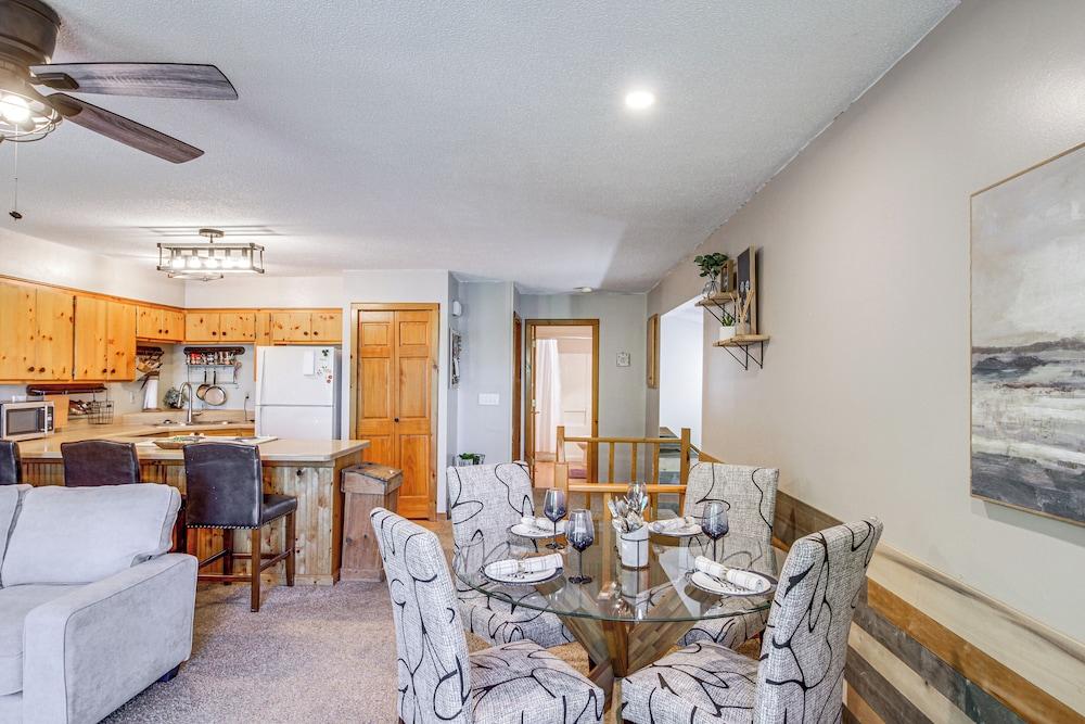 Beach & Lake Access: Brainerd Townhome