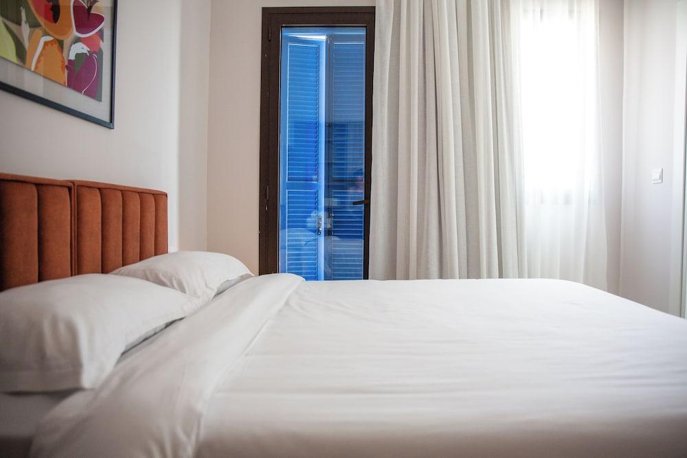 LIV & CO SUITES & VILLAS