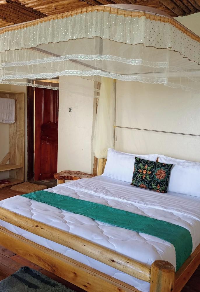 Bwindi Neckview Lodge