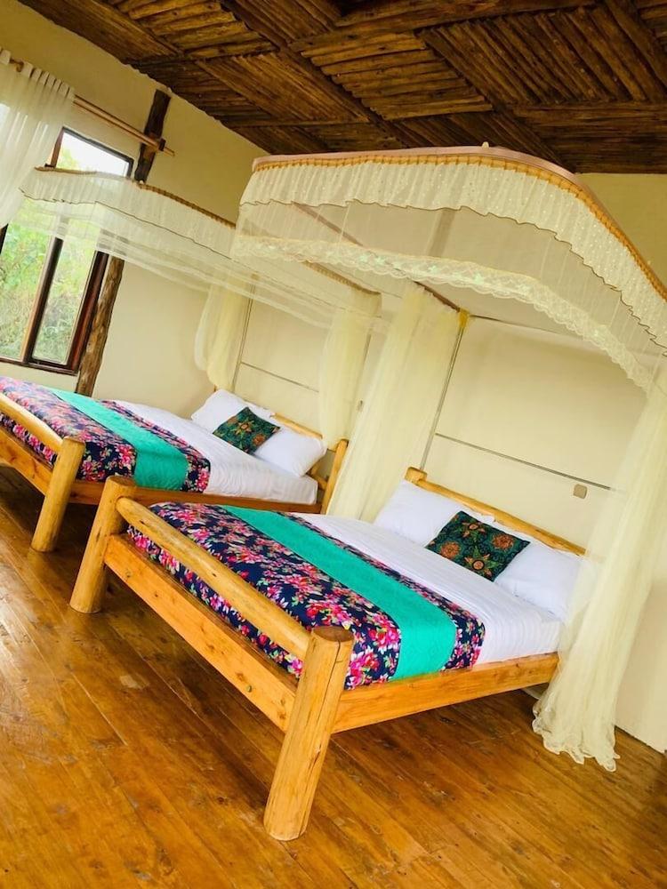Bwindi Neckview Lodge