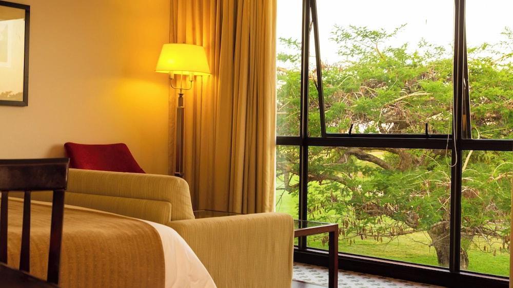 Phakalane Golf Estate Hotel & Convention