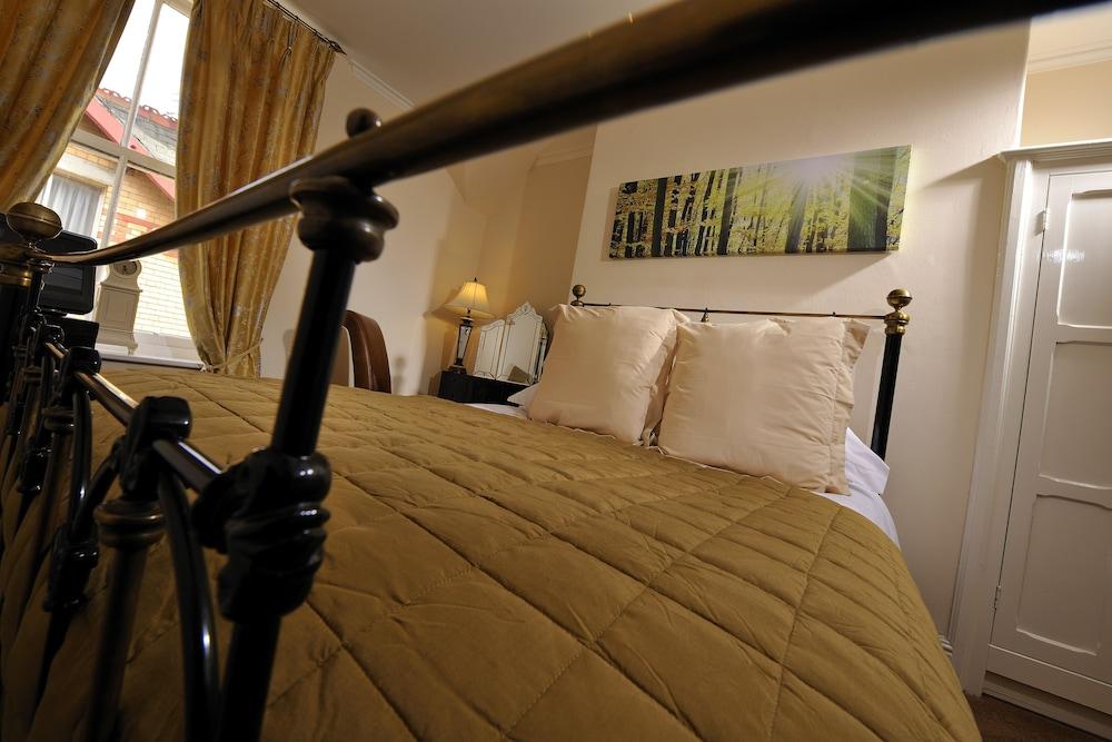 Howarth House Apartments