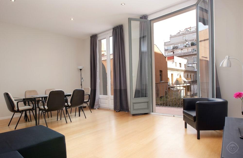 Modern Center Apartments