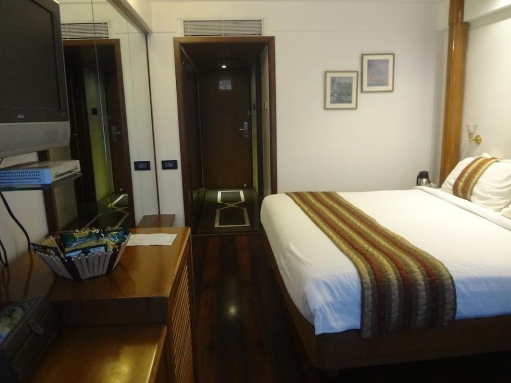 Hotel Midtown Pritam