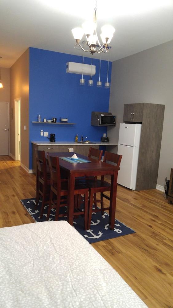 Canalside Restaurant, Inn & Kitchen store