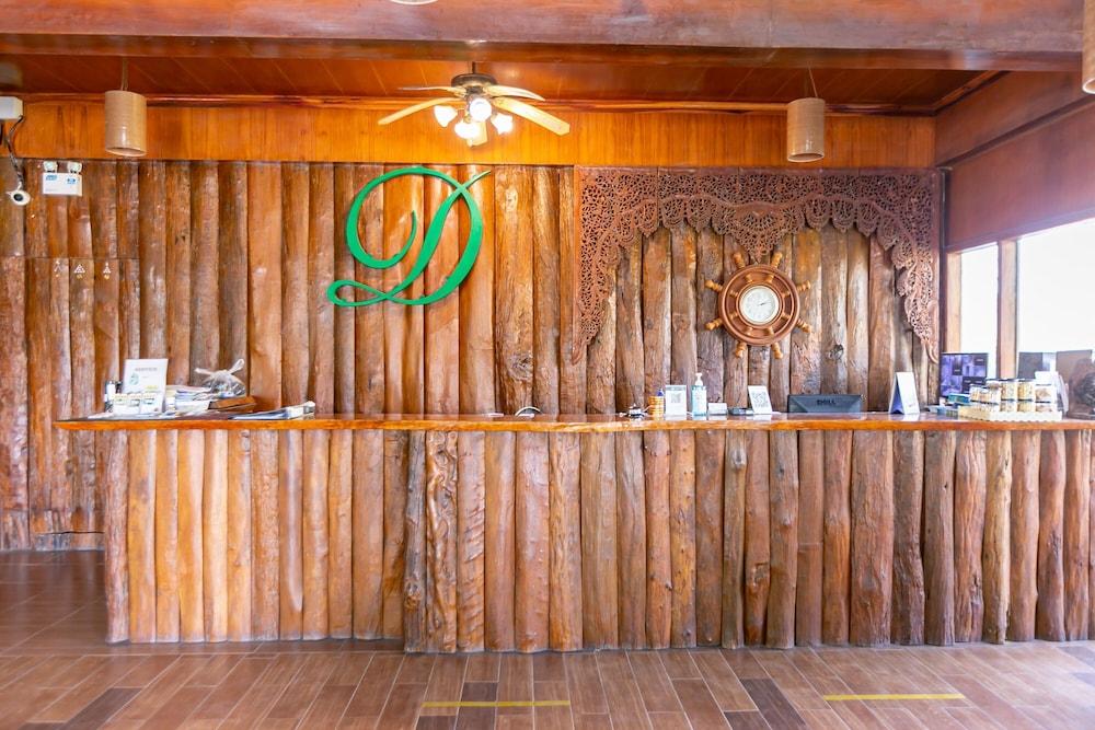 Deeden Pattaya Resort