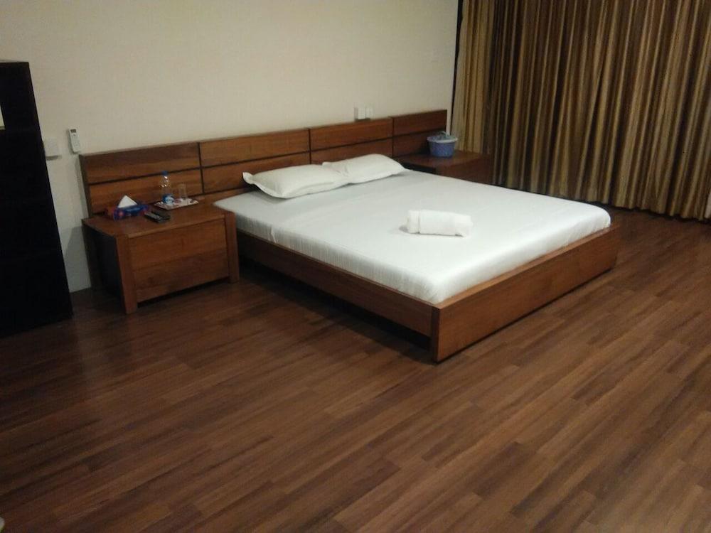 Kalpatharuvu-KNY Service Apartment