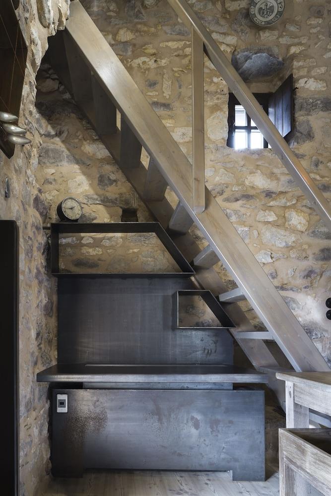 Tainaron Blue Retreat