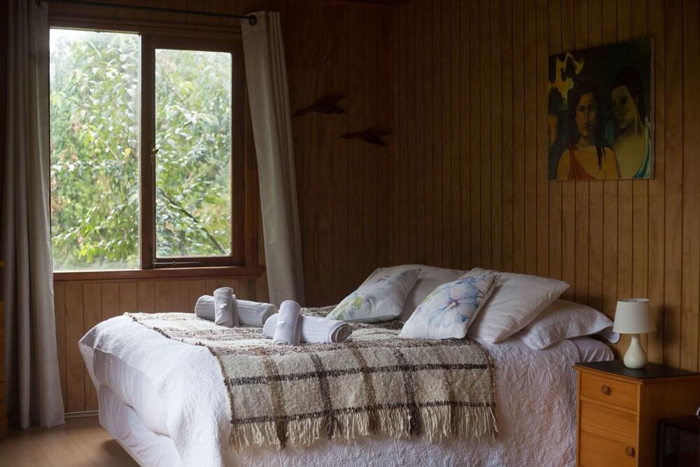 Punta Piedras Lodge & Marina