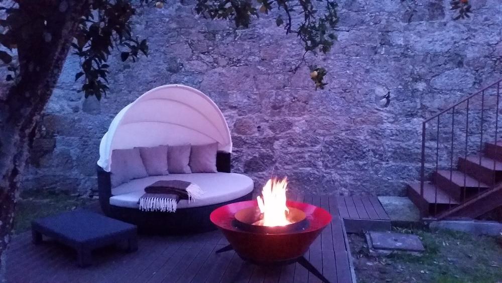 Casas do Monte de Roques