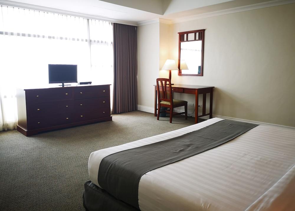 Infinity Tower Suites