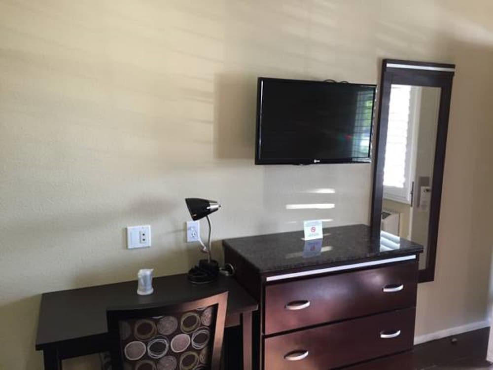 Berkshire Motor Hotel