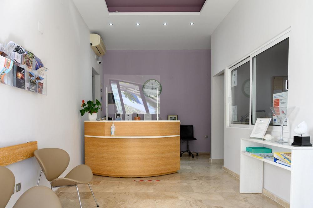 Ilioxenia Studio & Apartments