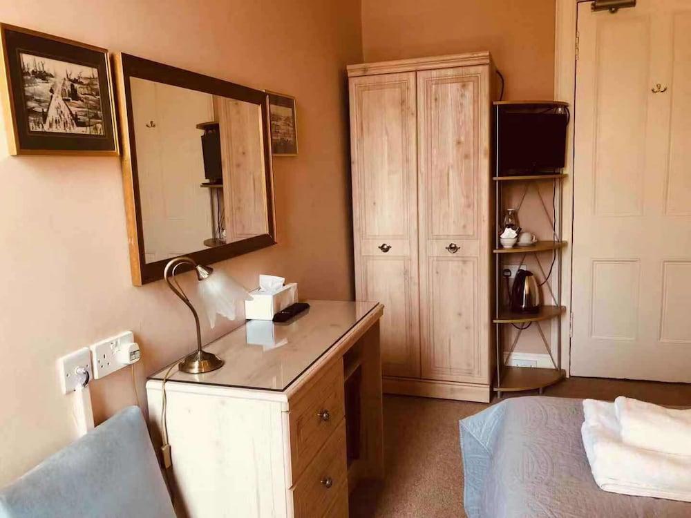 Allison House 16 Guesthouse