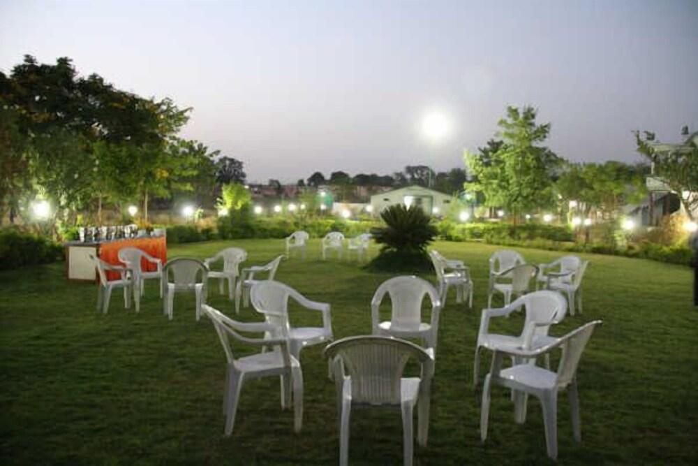 United-21 Tiger's Habitat