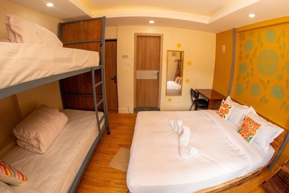 Famous House Kathmandu - Hostel