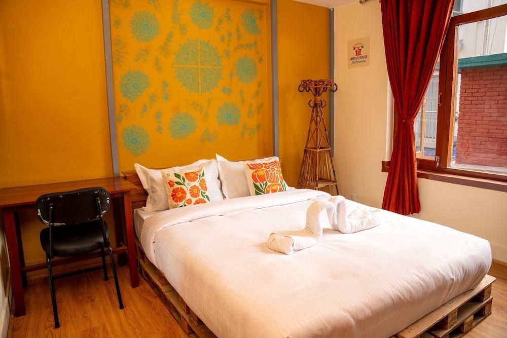 Famous House Kathmandu - Hostel