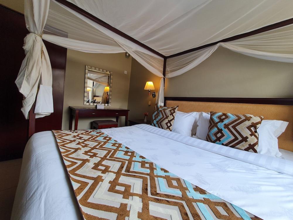 Serendib Suites & Conference Center