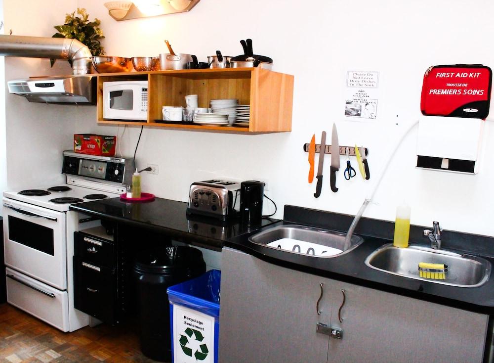 Auberge L'Apéro - Hostel