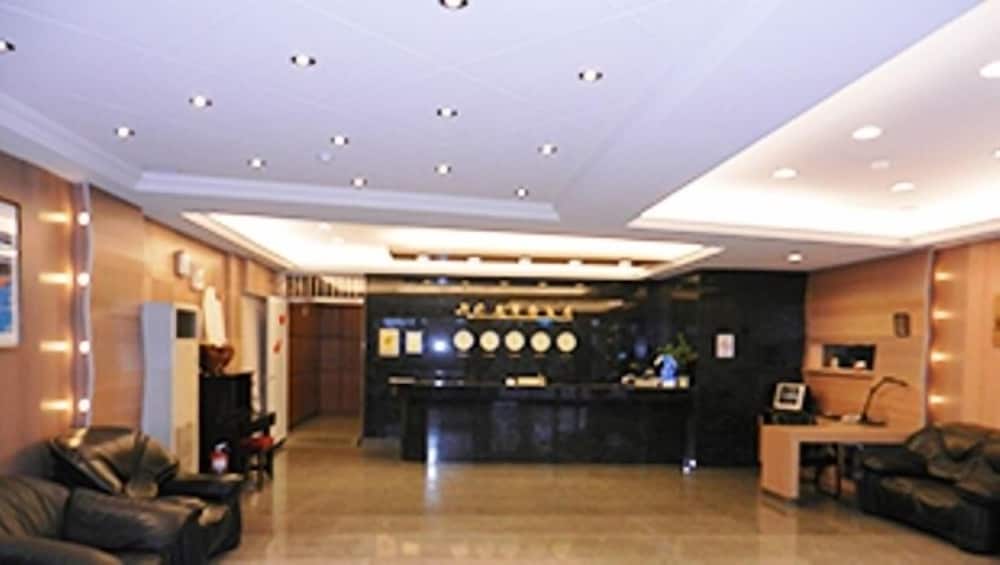 Jiuning Business Hotel