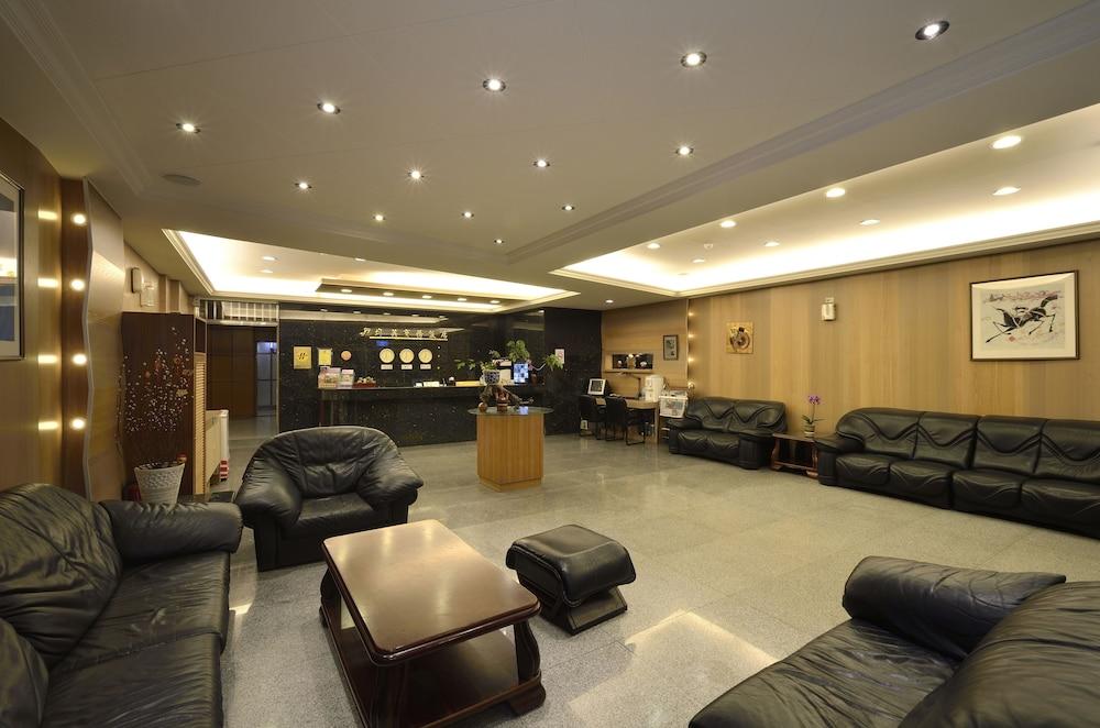 Jiuning Business Hotel