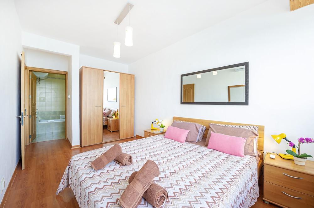 Spinola Bay Apartment by Getaways Malta