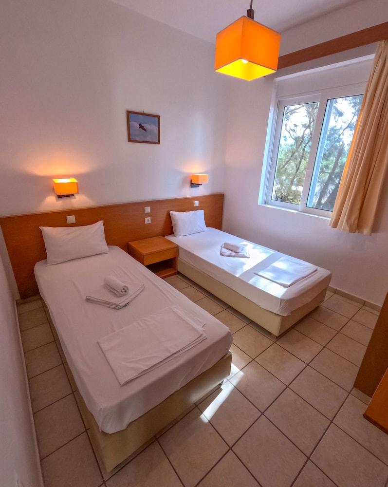 Monachus Monachus Apartments