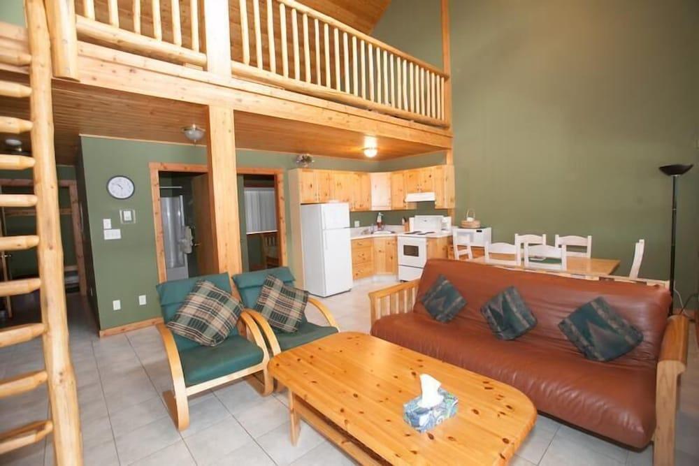 Outlaws Inn by Apex Accommodations