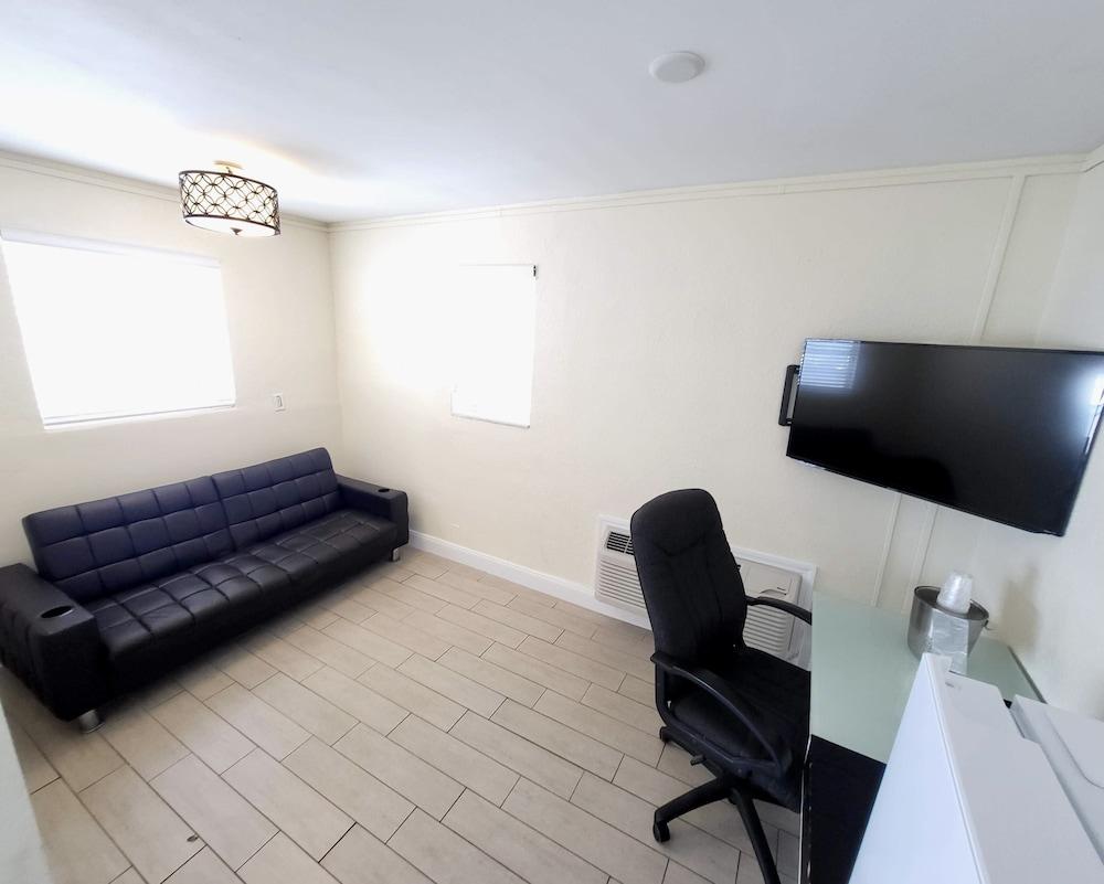 Chateau Mar Beach Resort