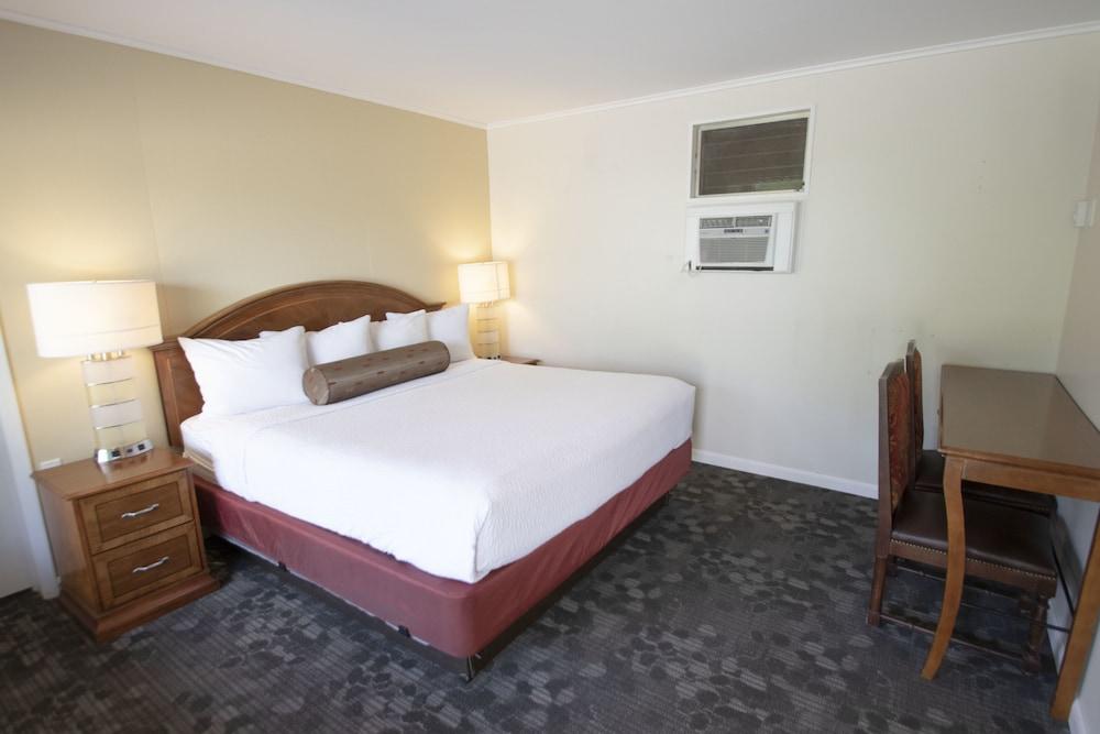 Scotty's Lakeside Resort