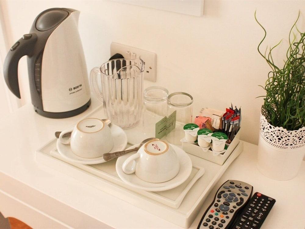 The Queens Head Hotel