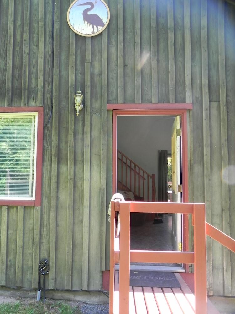 Forest Echoes Cabins