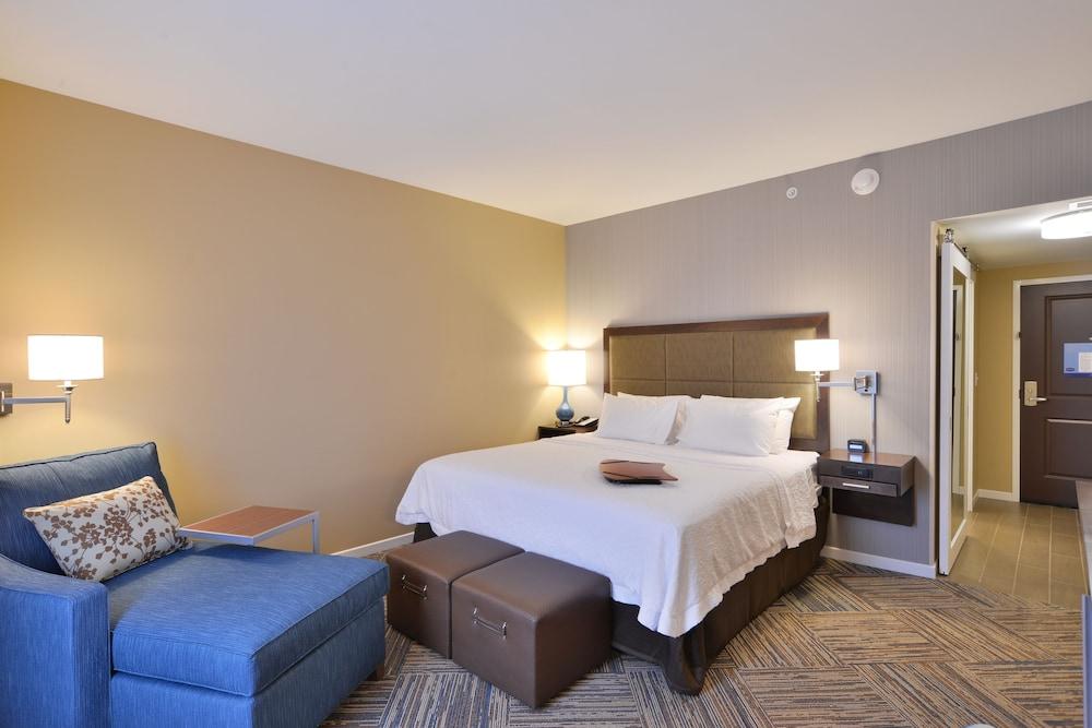 Hampton Inn & Suites Chippewa Falls