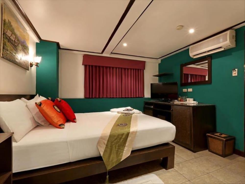 Angus O'Tool's Irish Pub Guesthouse