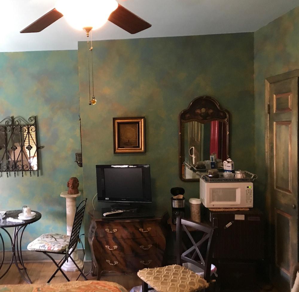 Trade Winds Bed and Breakfast