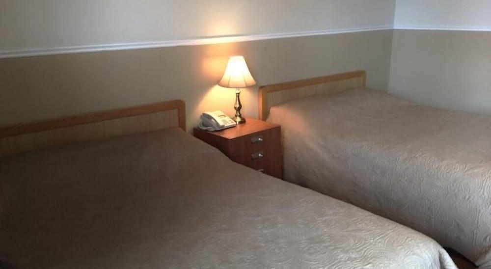 Auberge Du Lac Beauchamp