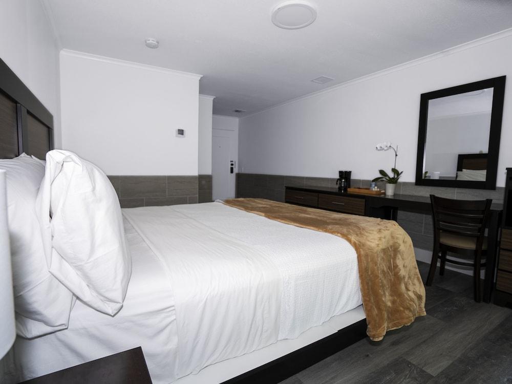 Hampton's Vacation Inn