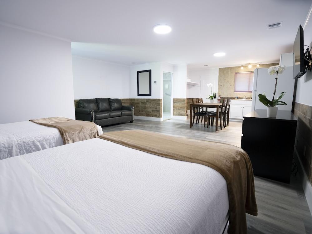 Hampton's Vacation Inn