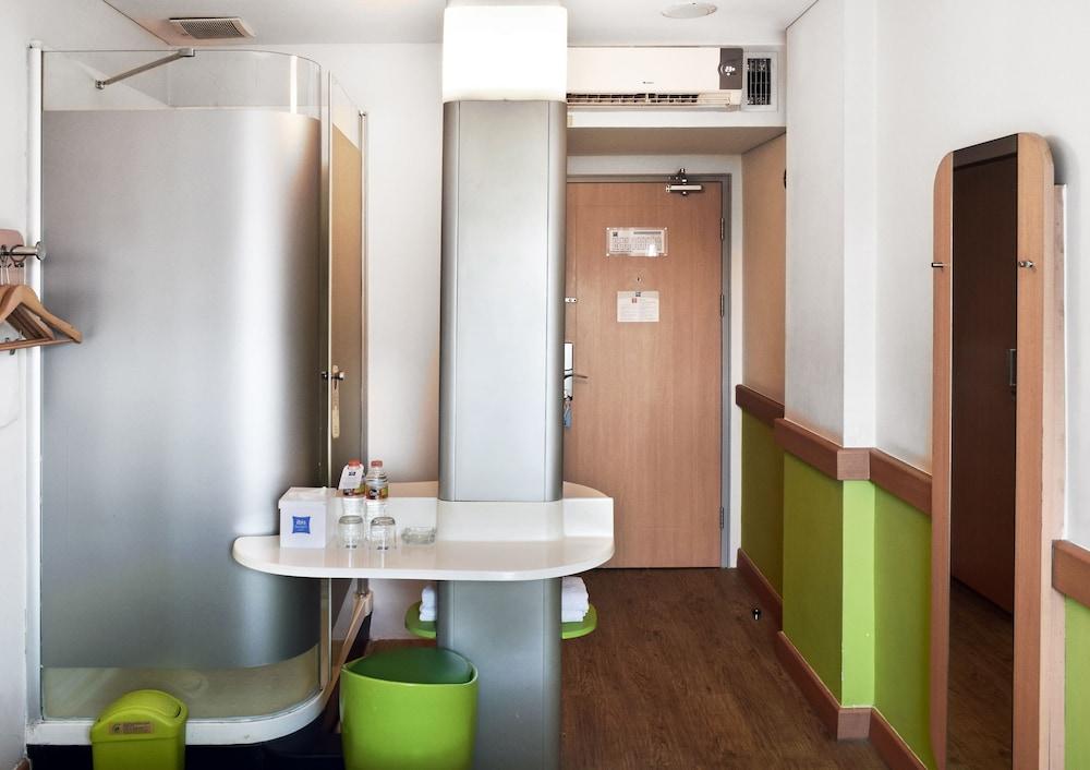 Ibis Budget Semarang Tendean